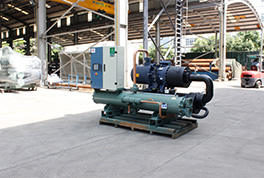 577千瓦制冷量的冷水機(jī)能夠?yàn)槎啻蟮闹醒肟照{(diào)工程供冷